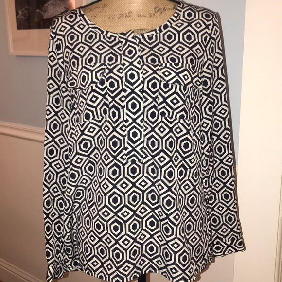 Elegant top by Gap size Small in navy - Picture 2 of 6